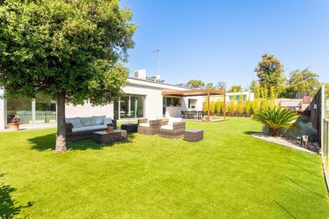 Сasa de 4 dormitorios en venta en Vallromanes, Barcelona, Cataluña, Spain № 1419