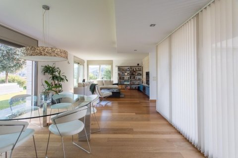 Сasa de 4 dormitorios en venta en Vallromanes, Barcelona, Cataluña, Spain № 1419 - foto 15