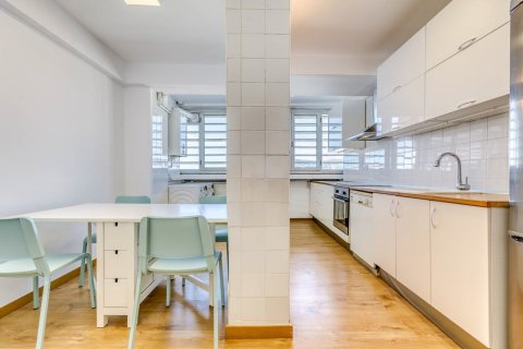 Apartamento de 3 dormitorios en venta en Barcelona, Cataluña, Spain № 1417 - foto 11