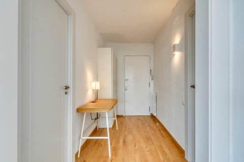 Apartamento de 3 dormitorios en venta en Barcelona, Cataluña, Spain № 1417 - foto 27
