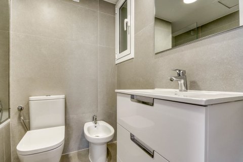 Apartamento de 3 dormitorios en venta en Barcelona, Cataluña, Spain № 1417 - foto 19