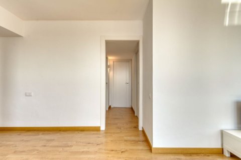 Apartamento de 3 dormitorios en venta en Barcelona, Cataluña, Spain № 1417 - foto 13