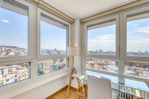 Apartamento de 3 dormitorios en venta en Barcelona, Cataluña, Spain № 1417 - foto 8