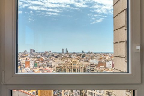 Apartamento de 3 dormitorios en venta en Barcelona, Cataluña, Spain № 1417 - foto 17