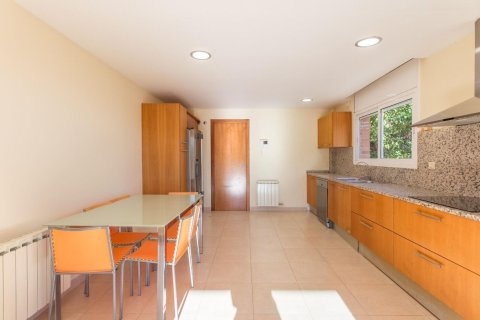 4 bedrooms house for sale in Arenys de Mar, Barcelona, Catalonia, Spain № 1423 - photo 12