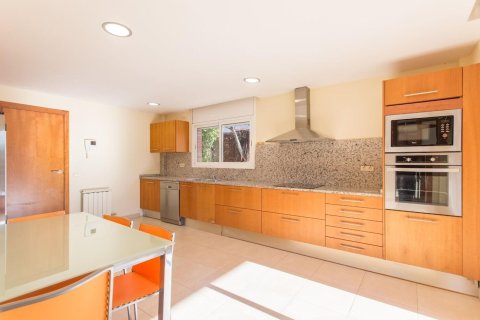 4 bedrooms house for sale in Arenys de Mar, Barcelona, Catalonia, Spain № 1423 - photo 9