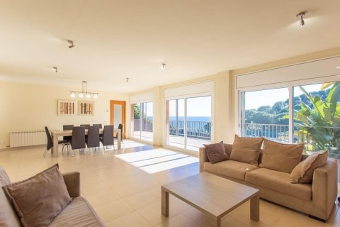 4 bedrooms house for sale in Arenys de Mar, Barcelona, Catalonia, Spain № 1423 - photo 5