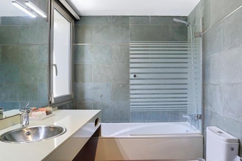 Сasa de 5 dormitorios en venta en Arenys de Mar, Barcelona, Cataluña, Spain № 1422 - foto 29