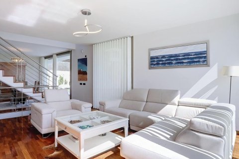 Сasa de 5 dormitorios en venta en Arenys de Mar, Barcelona, Cataluña, Spain № 1422 - foto 12