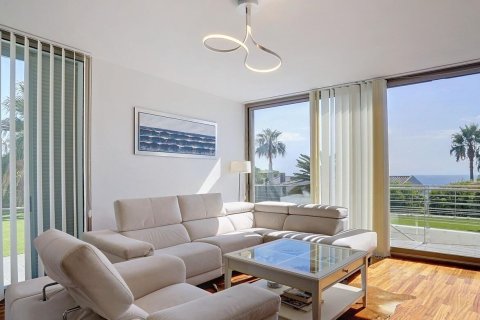 Сasa de 5 dormitorios en venta en Arenys de Mar, Barcelona, Cataluña, Spain № 1422 - foto 11