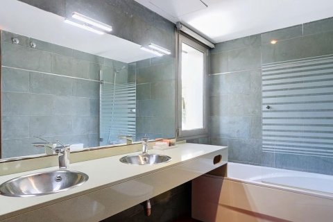 Сasa de 5 dormitorios en venta en Arenys de Mar, Barcelona, Cataluña, Spain № 1422 - foto 30