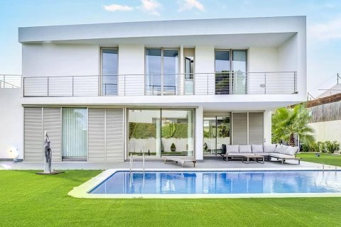 Сasa de 5 dormitorios en venta en Arenys de Mar, Barcelona, Cataluña, Spain № 1422