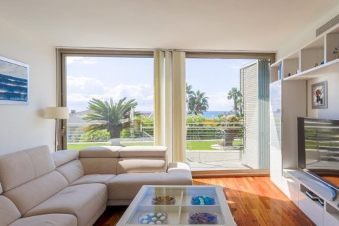 Сasa de 5 dormitorios en venta en Arenys de Mar, Barcelona, Cataluña, Spain № 1422 - foto 9