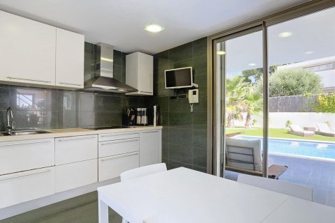 Сasa de 5 dormitorios en venta en Arenys de Mar, Barcelona, Cataluña, Spain № 1422 - foto 16