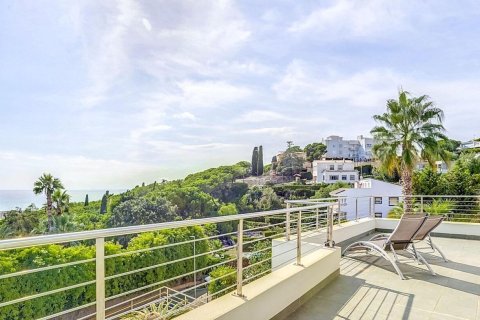 Сasa de 5 dormitorios en venta en Arenys de Mar, Barcelona, Cataluña, Spain № 1422 - foto 25