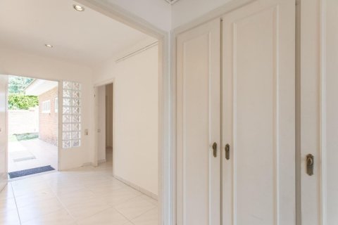 Сasa de 5 dormitorios en venta en Sant Andreu de Llavaneres, Barcelona, Cataluña, Spain № 1421 - foto 3