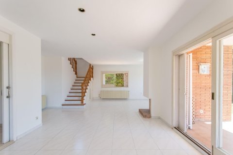 Сasa de 5 dormitorios en venta en Sant Andreu de Llavaneres, Barcelona, Cataluña, Spain № 1421 - foto 11