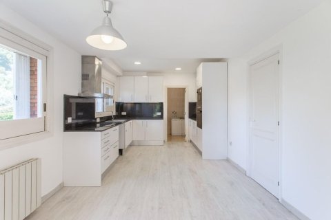 Сasa de 5 dormitorios en venta en Sant Andreu de Llavaneres, Barcelona, Cataluña, Spain № 1421 - foto 7