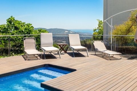 Сasa de 4 dormitorios en venta en Sant Cebrià de Vallalta, Barcelona, Cataluña, Spain № 1420 - foto 3