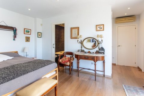 Сasa de 4 dormitorios en venta en Sant Cebrià de Vallalta, Barcelona, Cataluña, Spain № 1420 - foto 19