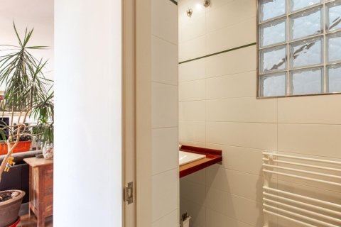 Сasa de 4 dormitorios en venta en Sant Cebrià de Vallalta, Barcelona, Cataluña, Spain № 1420 - foto 27
