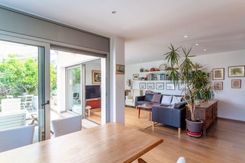 Сasa de 4 dormitorios en venta en Sant Cebrià de Vallalta, Barcelona, Cataluña, Spain № 1420 - foto 9