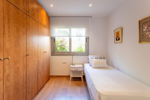 Сasa de 4 dormitorios en venta en Sant Cebrià de Vallalta, Barcelona, Cataluña, Spain № 1420 - foto 28