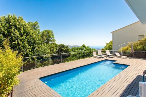Сasa de 4 dormitorios en venta en Sant Cebrià de Vallalta, Barcelona, Cataluña, Spain № 1420 - foto 2