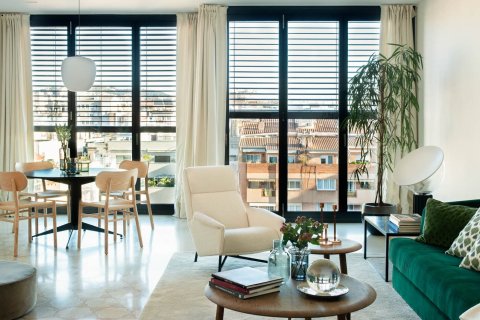 Apartamento de 4 dormitorios en alquiler en Barcelona, Cataluña, Spain № 1549