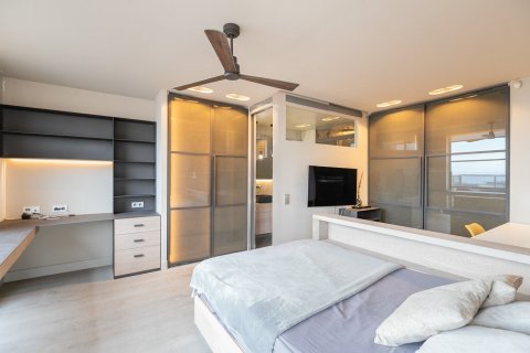 Apartamento de 3 dormitorios en venta en Barcelona, Cataluña, Spain № 1543 - foto 23