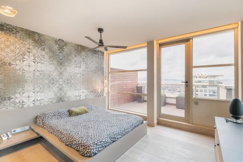 Apartamento de 3 dormitorios en venta en Barcelona, Cataluña, Spain № 1543 - foto 18