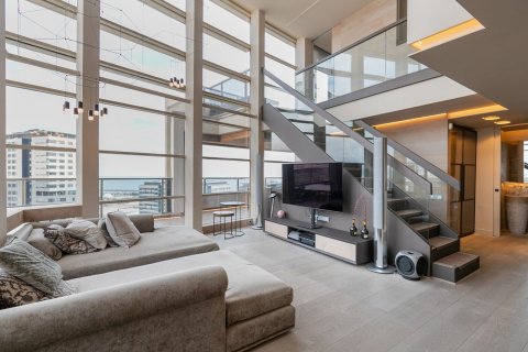 Apartamento de 3 dormitorios en venta en Barcelona, Cataluña, Spain № 1543 - foto 2