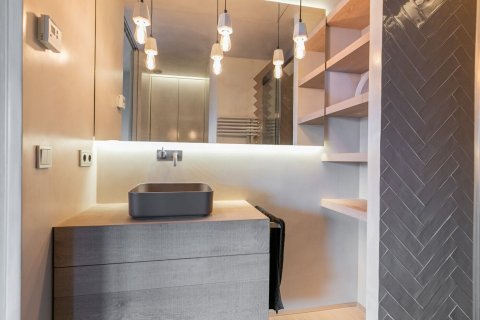 Apartamento de 3 dormitorios en venta en Barcelona, Cataluña, Spain № 1543 - foto 27