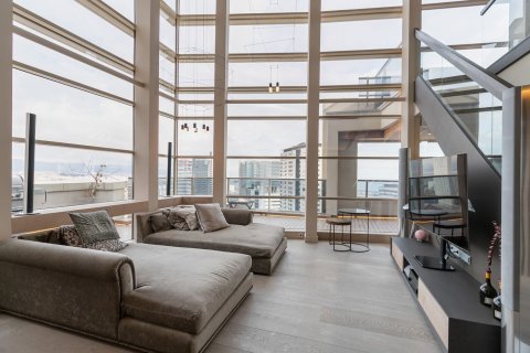 Apartamento de 3 dormitorios en venta en Barcelona, Cataluña, Spain № 1543