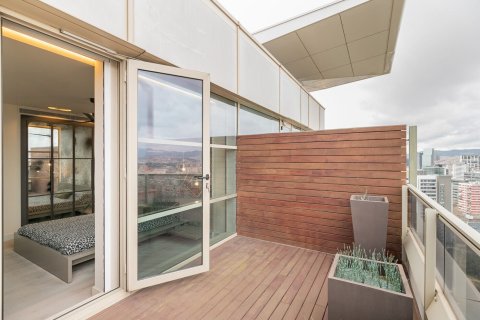 Apartamento de 3 dormitorios en venta en Barcelona, Cataluña, Spain № 1543 - foto 21