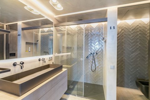 Apartamento de 3 dormitorios en venta en Barcelona, Cataluña, Spain № 1543 - foto 20