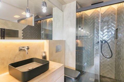 Apartamento de 3 dormitorios en venta en Barcelona, Cataluña, Spain № 1543 - foto 26