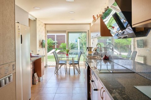 Купить виллу в Премия де Дальт, Испания с 4 спальни, 460м², № 4363 - фото 19