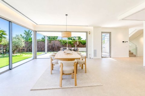 Villa de 4 dormitorios en venta en Sitges, Barcelona, Cataluña, Spain № 4368 - foto 24