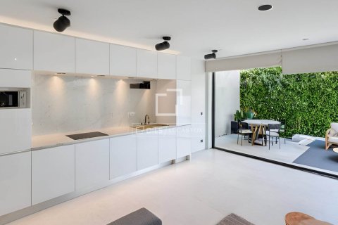 Купить квартиру в Барселона, Испания с 3 спальни, 154м², № 4493 - фото 2