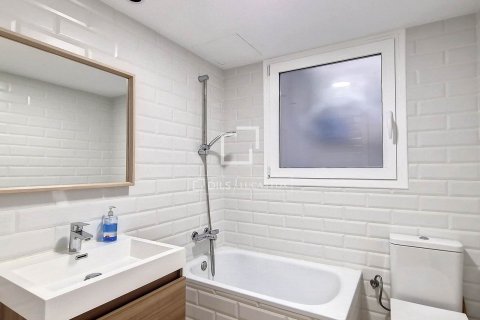 Apartamento de 4 dormitorios en venta en Vilanova i la Geltrú, Barcelona, Cataluña, Spain № 4488 - foto 22