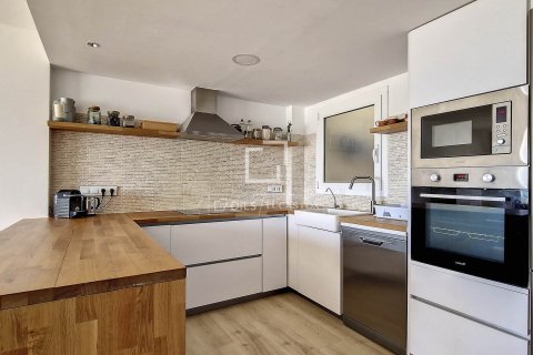 Apartamento de 4 dormitorios en venta en Vilanova i la Geltrú, Barcelona, Cataluña, Spain № 4488 - foto 18
