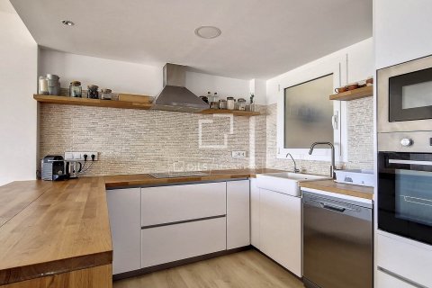 Apartamento de 4 dormitorios en venta en Vilanova i la Geltrú, Barcelona, Cataluña, Spain № 4488 - foto 2