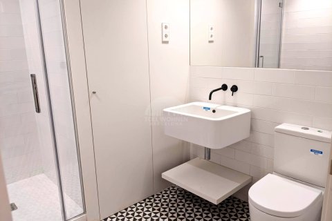 Apartamento de 2 dormitorios en venta en Ciudad Vieja, Barcelona, Cataluña, Spain № 2793 - foto 14