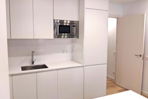 Apartamento de 2 dormitorios en venta en Ciudad Vieja, Barcelona, Cataluña, Spain № 2793 - foto 12