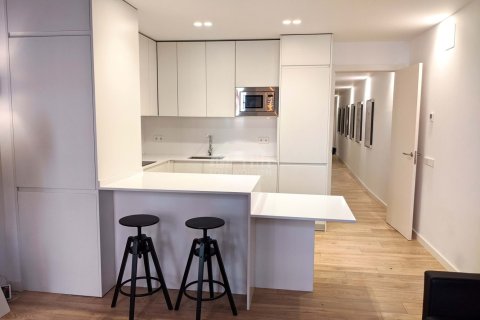 Apartamento de 2 dormitorios en venta en Ciudad Vieja, Barcelona, Cataluña, Spain № 2793 - foto 10