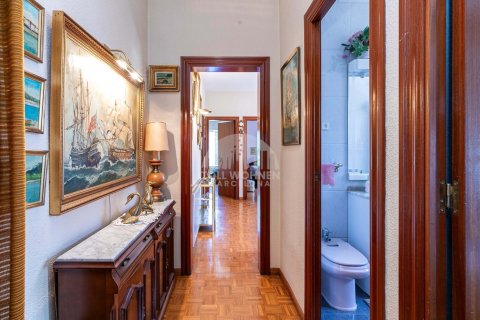 Apartamento de 3 dormitorios en venta en Gràcia, Barcelona, Cataluña, Spain № 2787 - foto 5