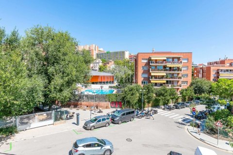 Apartamento de 3 dormitorios en venta en Gràcia, Barcelona, Cataluña, Spain № 2787 - foto 13