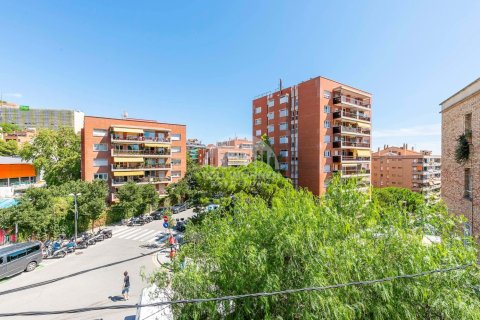 Apartamento de 3 dormitorios en venta en Gràcia, Barcelona, Cataluña, Spain № 2787 - foto 18