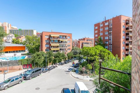Apartamento de 3 dormitorios en venta en Gràcia, Barcelona, Cataluña, Spain № 2787 - foto 14